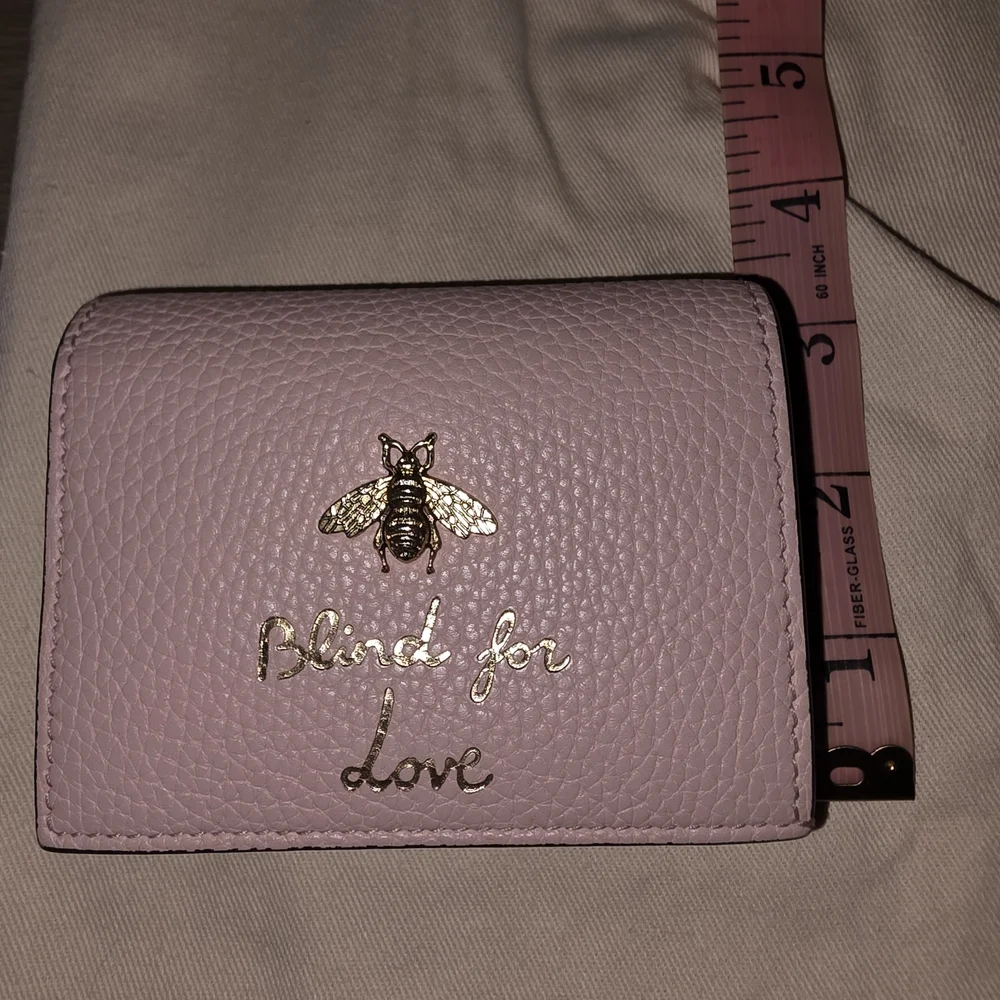 Gucci Pink Wallet with Gold Bee Detail - Picture 6 of 6